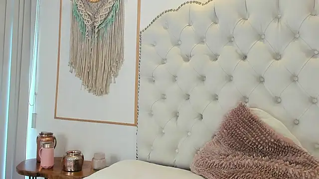 Sara funy online show from 03-18-26, 12:30