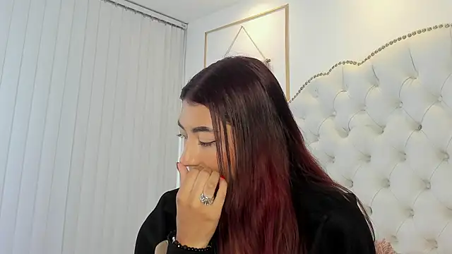 Sara funy online show from 05-08-26, 11:25