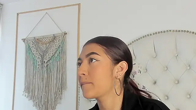 Sara funy online show from 02-26-26, 01:00