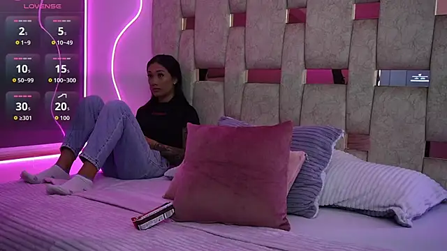 liasuaza online show from 03-12-26, 12:20