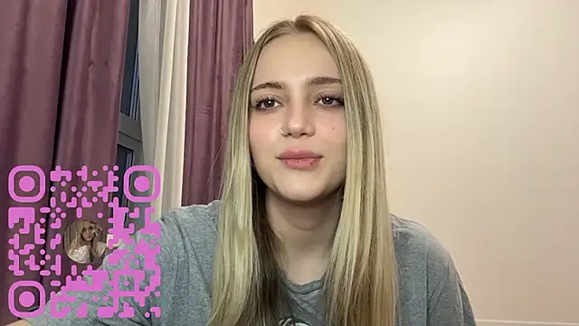 Snapshot of DebiCoppolino chatting on 02-25-26, 03:12 DebiCoppolino online show from 02-25-26, 03:12