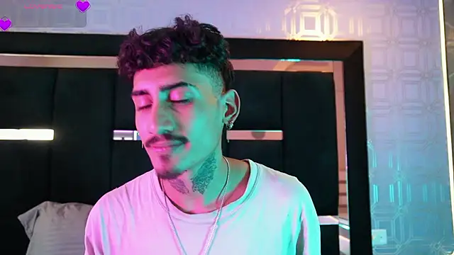 Snapshot of Dark_Eros_ chatting on 02-27-26, 07:57 Dark Eros online show from 02-27-26, 07:57