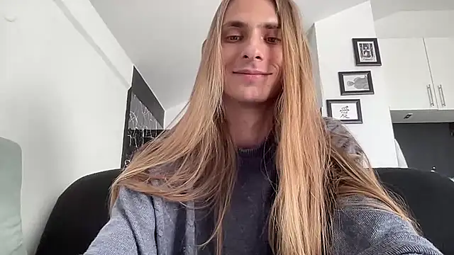 Snapshot of mi_chyort chatting on 02-28-26, 01:11 mi chyort online show from 02-28-26, 01:11
