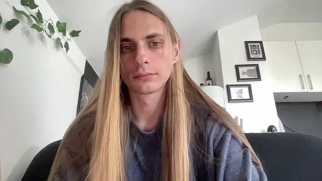 Snapshot of mi_chyort chatting on 04-25-26, 02:47 mi chyort online show from 04-25-26, 02:47