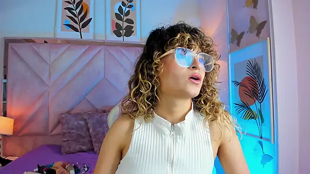 emilyjonesss  online show from 03-26-26, 07:45