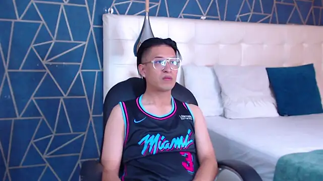 Snapshot of EriickFerrer chatting on 03-02-26, 02:12 EriickFerrer online show from 03-02-26, 02:12