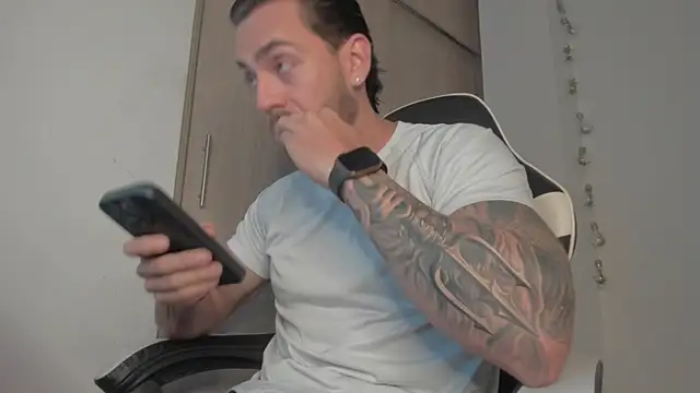 Axel  Blaze online show from 04-08-26, 12:17