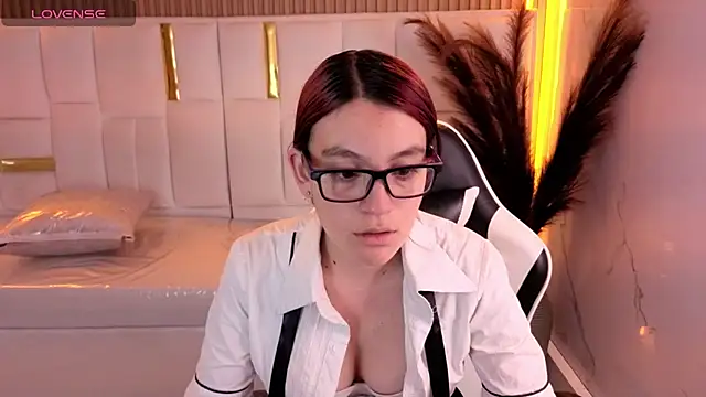 Snapshot of stefania_tp chatting on 03-04-26, 08:27 stefania tp online show from 03-04-26, 08:27