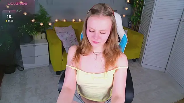 Sophie Peach  online show from 05-25-26, 02:49