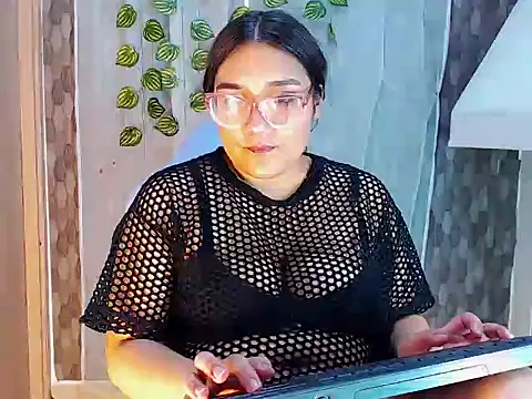 anyela donecm online show from 05-05-26, 07:06