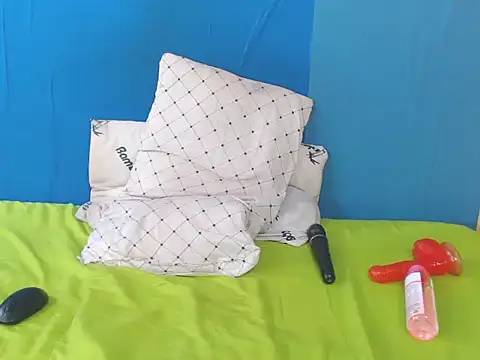 HotChocolateTea online show from 04-16-26, 10:12