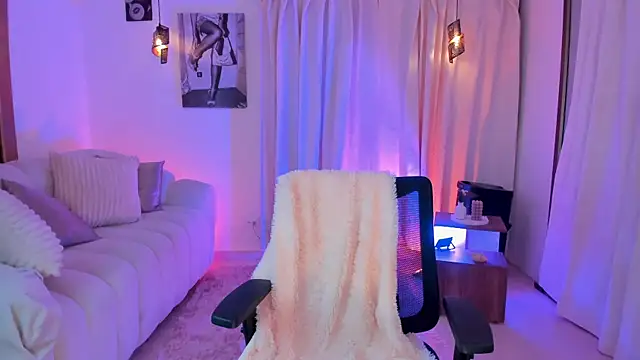 Snapshot of IsabellaLux_ chatting on 06-28-26, 08:26 IsabellaLux online show from 06-28-26, 08:26
