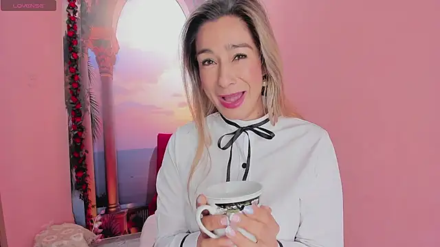 Snapshot of Madam_Dalila chatting on 06-19-26, 12:33 Madam Dalila online show from 06-19-26, 12:33