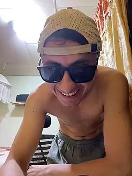 Snapshot of Gonzalogz chatting on 04-04-26, 01:23 Gonzalogz online show from 04-04-26, 01:23