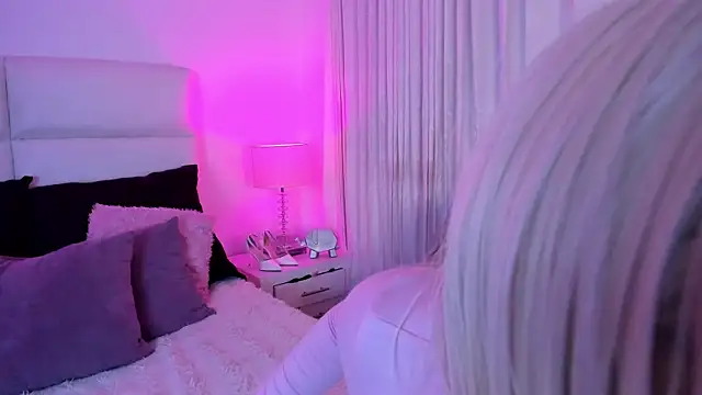 ZafiroMartini  online show from 04-06-26, 10:55