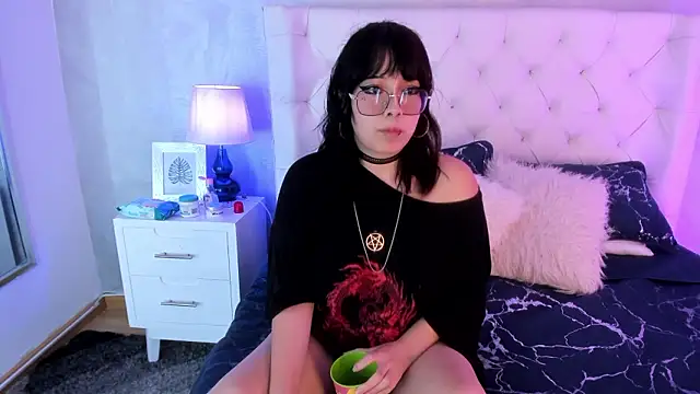 Ivi jones  online show from 03-09-26, 07:17