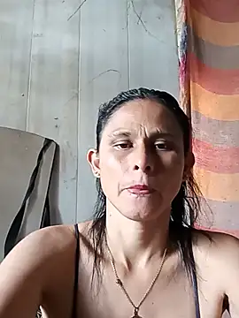 Snapshot of yuliitza4 chatting on 06-01-26, 09:36 yuliitza4 online show from 06-01-26, 09:36