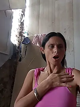 Snapshot of yuliitza4 chatting on 05-19-26, 02:02 yuliitza4 online show from 05-19-26, 02:02