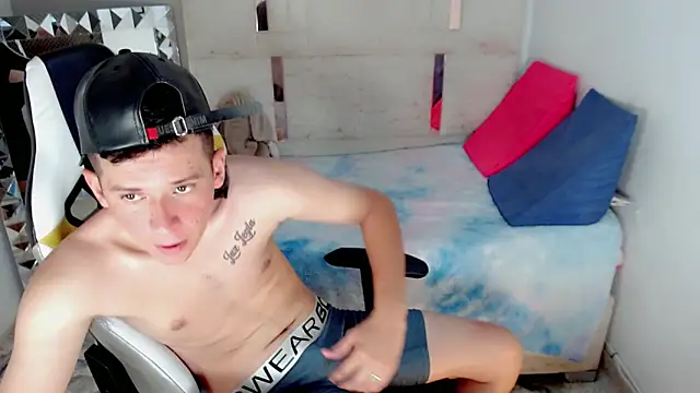 Stevan andrez  online show from 02-25-26, 01:11