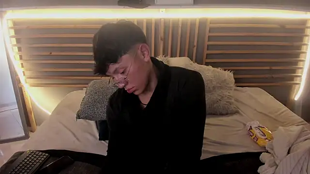 clark ken01 online show from 03-10-26, 08:46