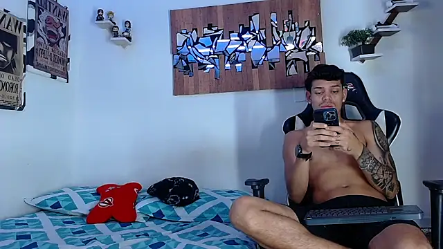 AdamsDvi online show from 04-14-26, 02:11