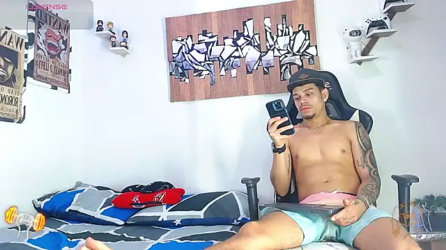 AdamsDvi online show from 03-08-26, 04:21