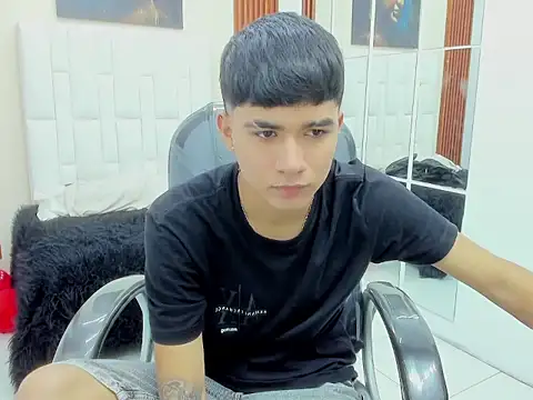 Snapshot of Thiago_collinss chatting on 02-28-26, 10:31 Thiago collinss online show from 02-28-26, 10:31