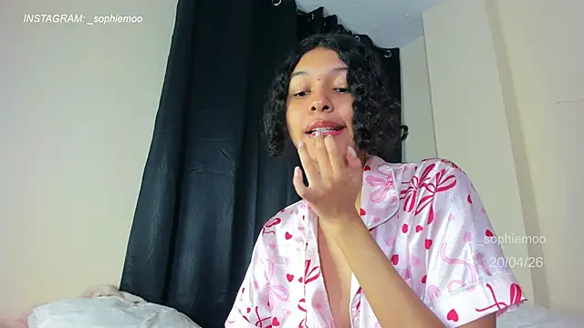 Sophiemoo  online show from 04-20-26, 01:13