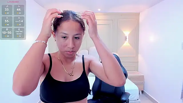 LESLYSIMPSON online show from 05-16-26, 07:35