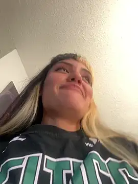 Sara 92 online show from 04-18-26, 05:26