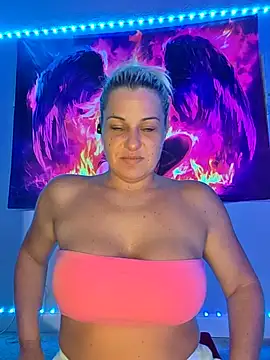 Snapshot of LadyB07 chatting on 07-20-26, 01:46 LadyB07 online show from 07-20-26, 01:46