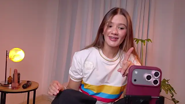 Snapshot of Mia_Benett_ chatting on 07-07-26, 01:14 Mia Benett online show from 07-07-26, 01:14