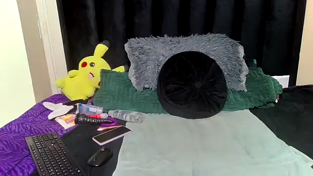 trixiey8 online show from 04-16-26, 08:20