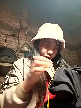 Snapshot of eanna88 chatting on 03-05-26, 02:24 eanna88 online show from 03-05-26, 02:24