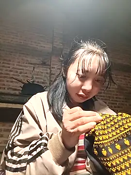 Snapshot of eanna88 chatting on 03-06-26, 03:29 eanna88 online show from 03-06-26, 03:29