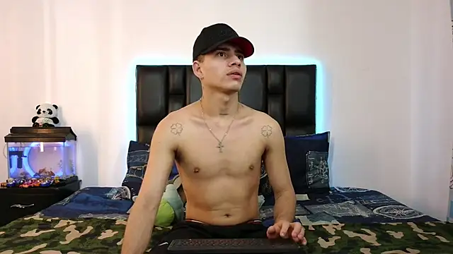 Snapshot of Dereek_Hot chatting on 03-02-26, 03:40 Dereek Hot online show from 03-02-26, 03:40