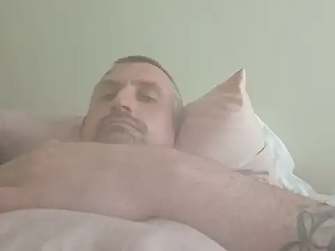 Snapshot of Viciouzz1 chatting on 06-21-26, 04:13 Viciouzz1 online show from 06-21-26, 04:13