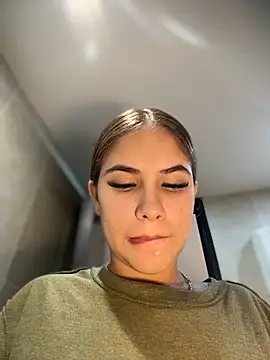 MiluRossee online show from 04-15-26, 06:19