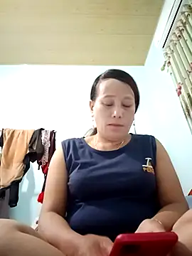 Snapshot of JenyLy68 chatting on 02-26-26, 01:33 JenyLy68 online show from 02-26-26, 01:33