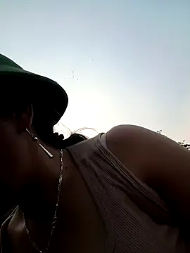 Snapshot of JenyLy68 chatting on 03-26-26, 10:35 JenyLy68 online show from 03-26-26, 10:35