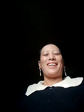 Snapshot of JenyLy68 chatting on 03-07-26, 07:26 JenyLy68 online show from 03-07-26, 07:26