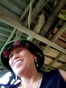 Snapshot of JenyLy68 chatting on 03-29-26, 10:39 JenyLy68 online show from 03-29-26, 10:39