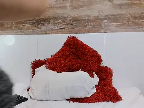 Nikol Lopez  online show from 04-16-26, 11:44