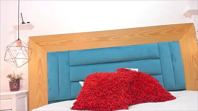 Nikol Lopez  online show from 05-06-26, 03:32