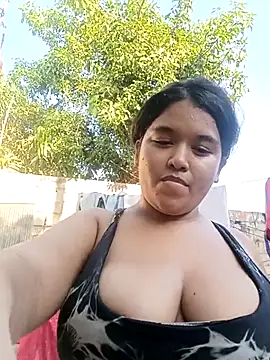 Snapshot of emi_li82 chatting on 03-01-26, 11:27 emi li82 online show from 03-01-26, 11:27