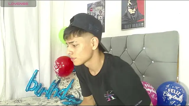 Snapshot of Logan_Jhonson19 chatting on 03-01-26, 02:11 Logan Jhonson19 online show from 03-01-26, 02:11