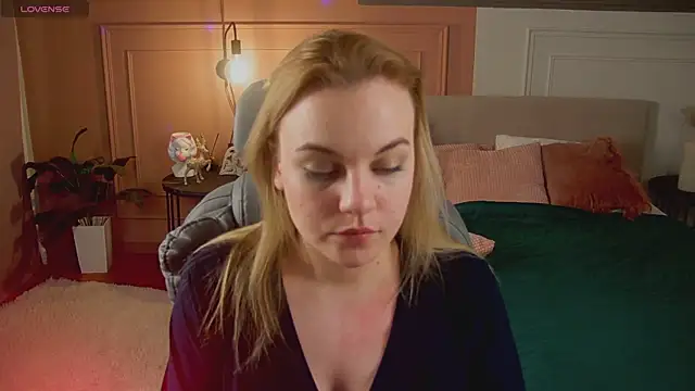 Glow Margo online show from 04-04-26, 01:23