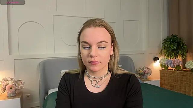 Glow Margo online show from 03-03-26, 01:45