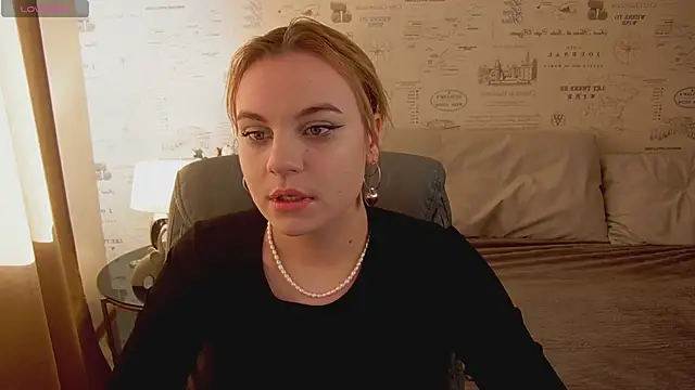 Glow Margo online show from 05-30-26, 01:01