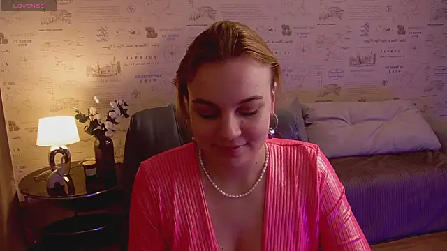 Glow Margo online show from 05-07-26, 01:10